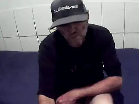 Snapshot of pierdona chatting on February 13, 2026, 7:32 pm pierdona online show from February 13, 2026, 7:32 pm