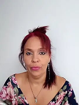 sthefania1710 online show from March 18, 2025, 12:58 pm