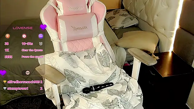 MimiRodriguez online show from January 16, 2025, 4:49 am