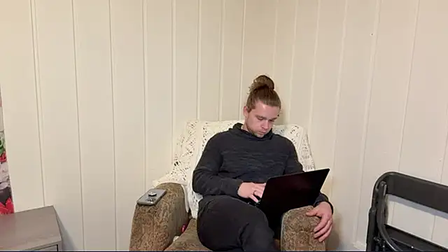 Snapshot of DaddydayDrinkzz chatting on January 11, 2026, 4:28 am DaddydayDrinkzz online show from January 11, 2026, 4:28 am