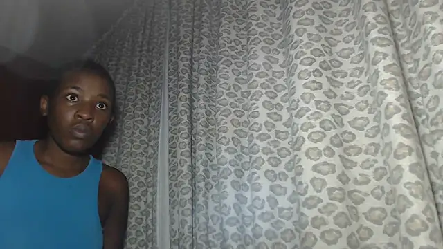 Snapshot of SexyRed18 chatting on March 18, 2025, 11:09 pm SexyRed18 online show from March 18, 2025, 11:09 pm