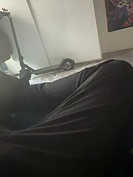 Snapshot of Y2S92 chatting on March 9, 2026, 11:47 am Y2S92 online show from March 9, 2026, 11:47 am