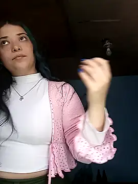 Snapshot of Elvishcassie_ chatting on November 11, 2025, 3:34 pm Elvishcassie online show from November 11, 2025, 3:34 pm