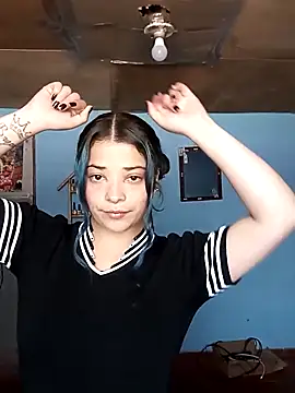 Snapshot of Elvishcassie_ chatting on November 18, 2025, 4:11 pm Elvishcassie online show from November 18, 2025, 4:11 pm