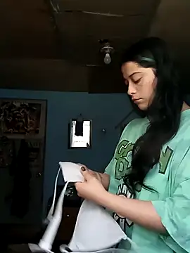 Snapshot of Elvishcassie_ chatting on January 14, 2026, 9:52 pm Elvishcassie online show from January 14, 2026, 9:52 pm