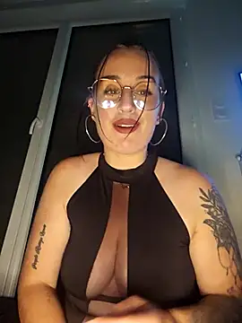 Snapshot of lindsay_33off chatting on October 16, 2025, 10:44 pm lindsay 33off online show from October 16, 2025, 10:44 pm