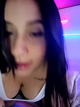 keyle lewis23 online show from December 9, 2024, 8:23 pm