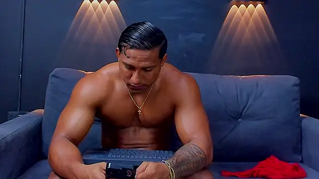 Snapshot of CallumMuscle chatting on February 25, 2025, 12:45 pm CallumMuscle online show from February 25, 2025, 12:45 pm