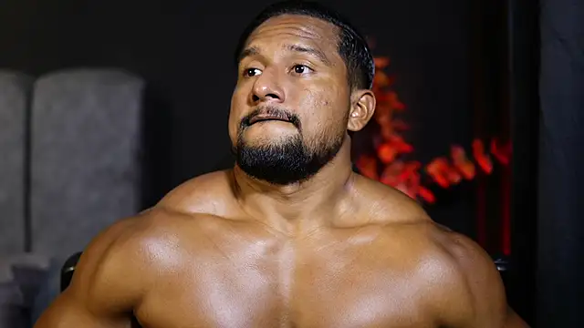 Snapshot of CallumMuscle chatting on November 14, 2025, 11:35 pm CallumMuscle online show from November 14, 2025, 11:35 pm