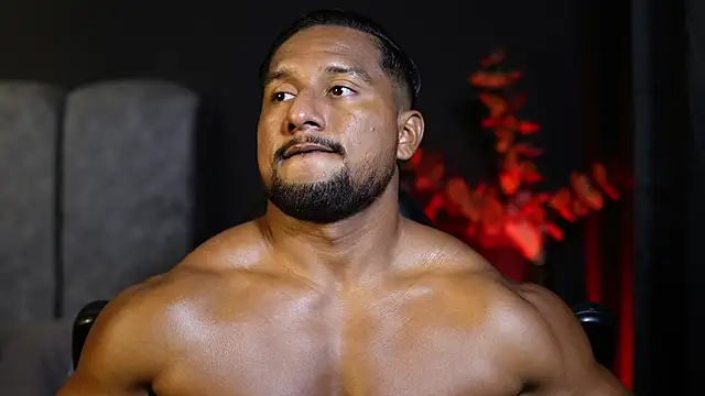 Snapshot of CallumMuscle chatting on November 18, 2025, 12:42 pm CallumMuscle online show from November 18, 2025, 12:42 pm