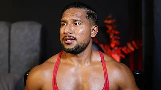 Snapshot of CallumMuscle chatting on November 20, 2025, 1:50 am CallumMuscle online show from November 20, 2025, 1:50 am