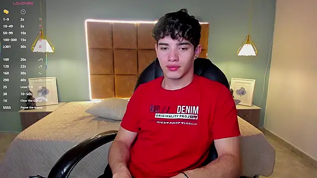 AlejooTwink online show from October 3, 2025, 4:37 pm