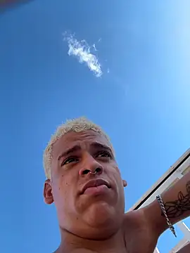 Leo bunny hot online show from November 6, 2025, 7:26 pm