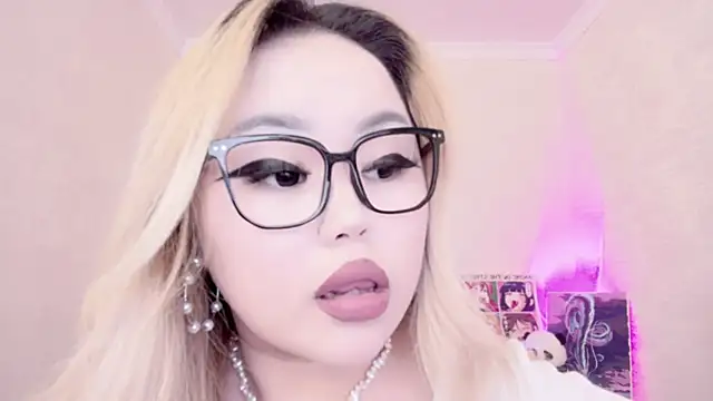 Snapshot of amelia_sunlight chatting on February 19, 2025, 1:08 am amelia sunlight online show from February 19, 2025, 1:08 am