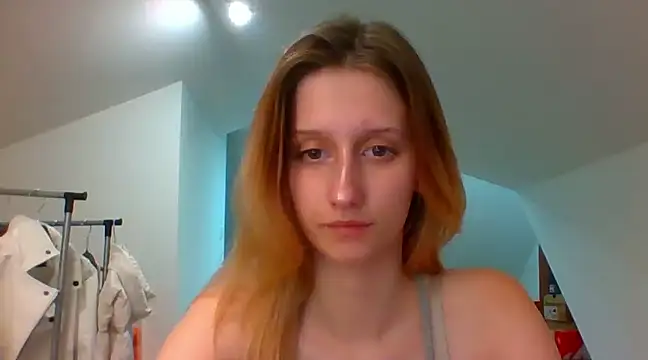 Snapshot of LUNA_delight chatting on December 2, 2024, 2:41 pm LUNA delight online show from December 2, 2024, 2:41 pm
