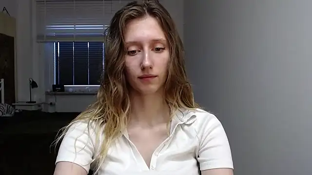 Snapshot of LUNA_delight chatting on September 24, 2025, 5:33 am LUNA delight online show from September 24, 2025, 5:33 am