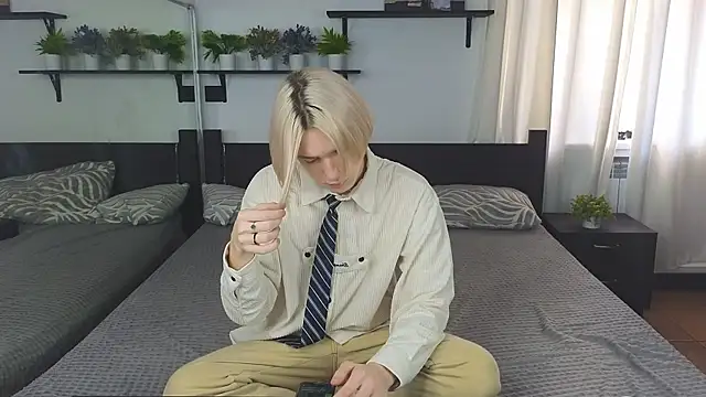 Ron Vils online show from November 19, 2025, 6:13 am