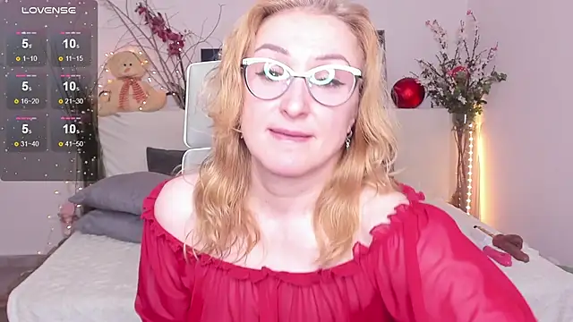 Snapshot of MadissonKiss chatting on November 13, 2025, 2:32 am MadissonKiss online show from November 13, 2025, 2:32 am