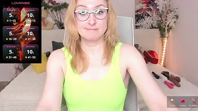 Snapshot of MadissonKiss chatting on December 18, 2025, 12:49 am MadissonKiss online show from December 18, 2025, 12:49 am