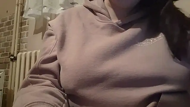 Snapshot of AalinnaK chatting on February 18, 2025, 4:16 pm AalinnaK online show from February 18, 2025, 4:16 pm