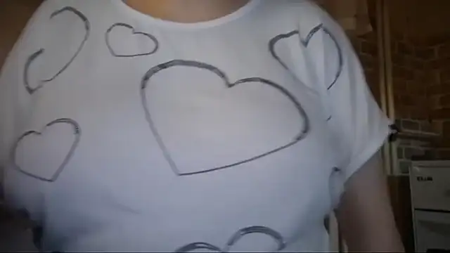 AalinnaK online show from January 10, 2026, 12:01 am