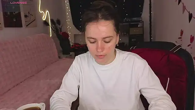 Emillias online show from February 21, 2026, 8:04 am