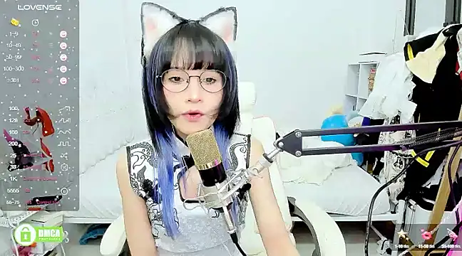 Snapshot of RassieRaph chatting on February 17, 2025, 4:59 pm RassieRaph online show from February 17, 2025, 4:59 pm