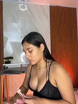 Snapshot of floriamANDjazmin chatting on November 7, 2025, 7:14 pm floriamANDjazmin online show from November 7, 2025, 7:14 pm