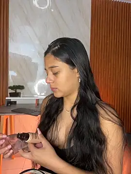 Snapshot of floriamANDjazmin chatting on November 18, 2025, 7:07 pm floriamANDjazmin online show from November 18, 2025, 7:07 pm