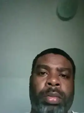 Snapshot of SLOWSTRO chatting on December 23, 2025, 4:21 am SLOWSTRO online show from December 23, 2025, 4:21 am