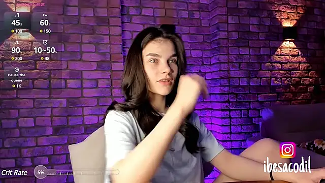 Snapshot of adriana_allien chatting on January 21, 2025, 10:30 pm adriana allien online show from January 21, 2025, 10:30 pm