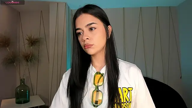 Snapshot of AlanaCraft chatting on January 8, 2026, 12:07 pm AlanaCraft online show from January 8, 2026, 12:07 pm