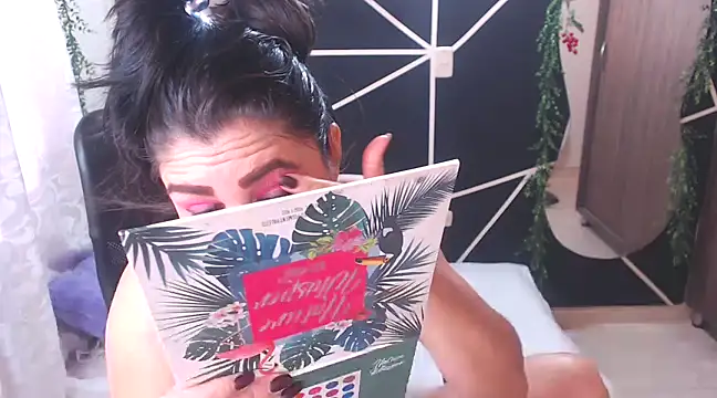 Snapshot of LUCY_LI chatting on February 16, 2025, 1:38 pm LUCY LI online show from February 16, 2025, 1:38 pm