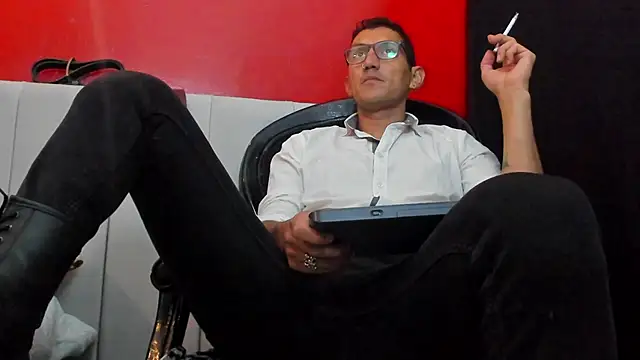 Snapshot of enzopratt chatting on March 9, 2025, 3:32 am enzopratt online show from March 9, 2025, 3:32 am
