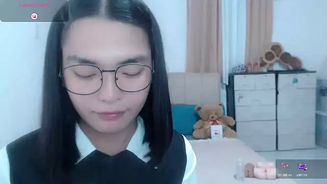 Snapshot of zhaviahale21 chatting on August 3, 2026, 3:05 pm zhaviahale21 online show from August 3, 2026, 3:05 pm