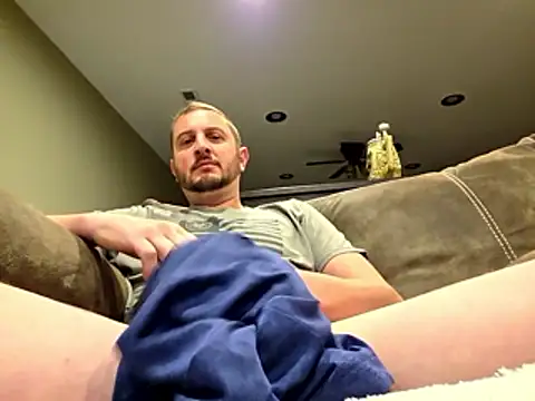 Snapshot of MrMechanic38 chatting on February 12, 2026, 1:17 pm MrMechanic38 online show from February 12, 2026, 1:17 pm