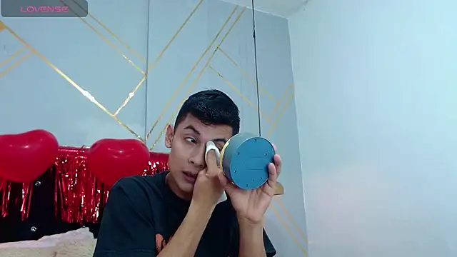 Snapshot of Oliver_king_sex chatting on February 18, 2025, 5:31 pm Oliver king sex online show from February 18, 2025, 5:31 pm