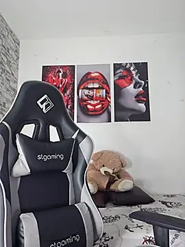 Snapshot of Antonella2_m chatting on November 8, 2025, 1:11 pm Antonella2 m online show from November 8, 2025, 1:11 pm