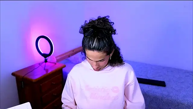 Snapshot of Abby_bella09 chatting on January 16, 2026, 8:02 pm Abby bella09 online show from January 16, 2026, 8:02 pm