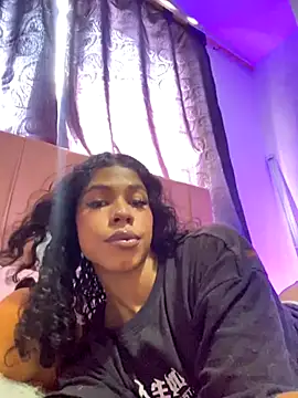 bloom444 online show from November 4, 2025, 3:44 pm