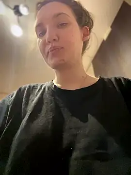 Snapshot of Holly_Molii chatting on January 9, 2026, 1:14 pm Holly Molii online show from January 9, 2026, 1:14 pm