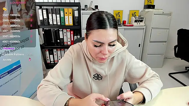 kilenyapatrice online show from January 8, 2025, 12:26 pm