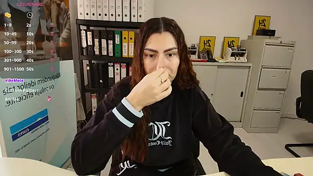 kilenyapatrice online show from February 10, 2025, 1:33 pm