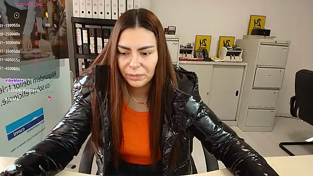 kilenyapatrice online show from February 11, 2025, 12:48 pm