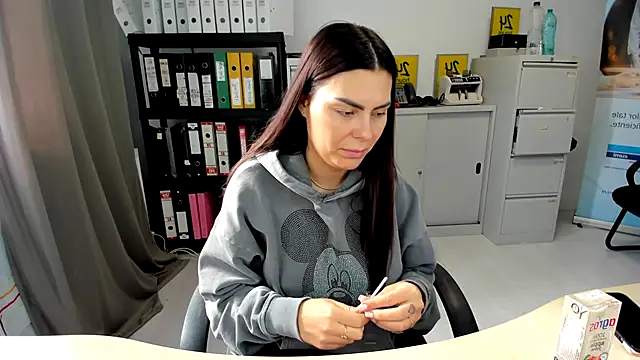 kilenyapatrice online show from October 14, 2025, 10:16 am