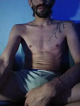 Snapshot of johngil0995 chatting on November 3, 2025, 2:51 pm johngil0995 online show from November 3, 2025, 2:51 pm