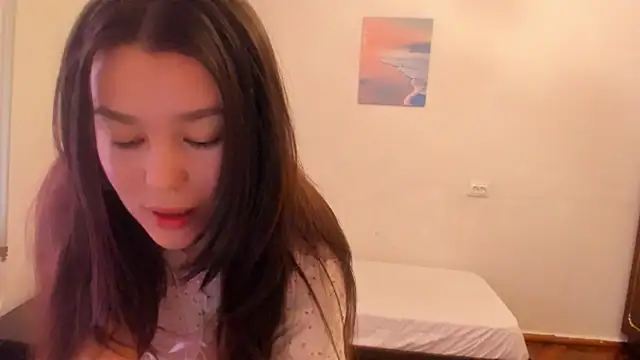 Snapshot of LunaXmii chatting on March 8, 2025, 5:59 am LunaXmii online show from March 8, 2025, 5:59 am