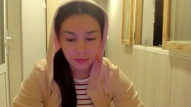 Snapshot of LunaXmii chatting on October 2, 2025, 8:38 pm LunaXmii online show from October 2, 2025, 8:38 pm