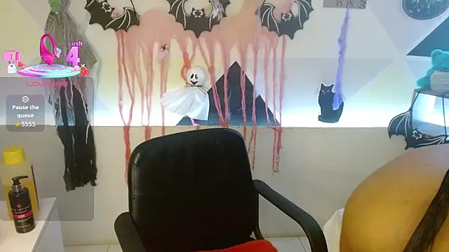 NatashaDormat online show from October 24, 2025, 2:24 pm