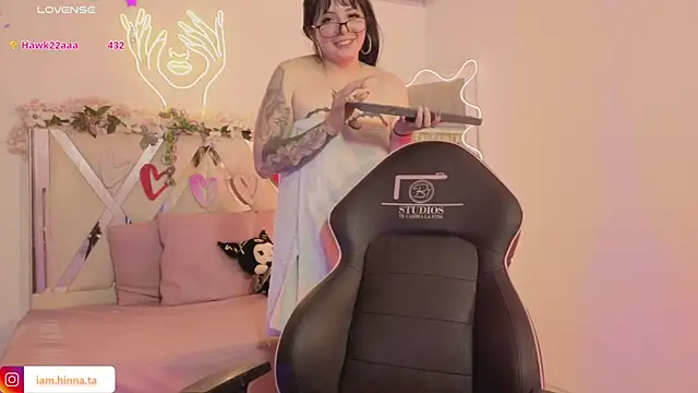 hina tay online show from January 7, 2026, 7:11 am